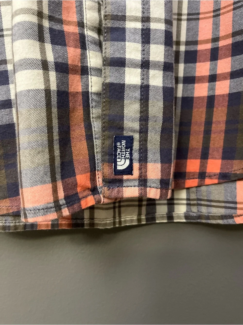 The North Face Coral, Navy & White Plaid Button-Down Shirt - Size XL